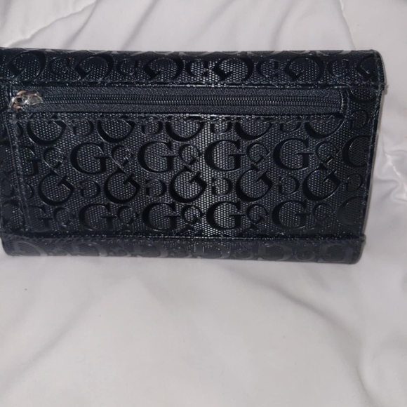 Black and Silver Guess Wallet - Picture 2 of 10